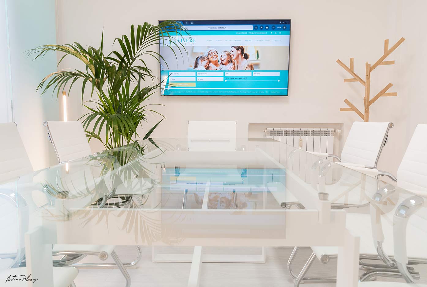 VIVERE Real Estate